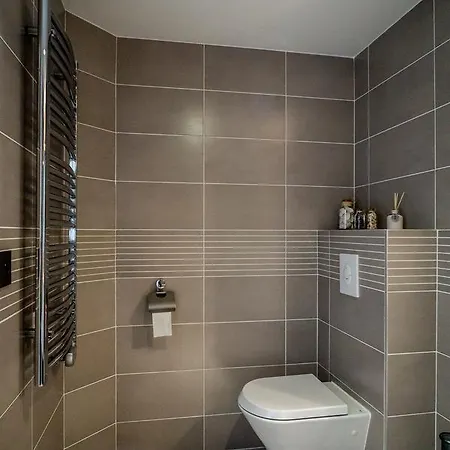 Prestige: Modern Near Croisette *